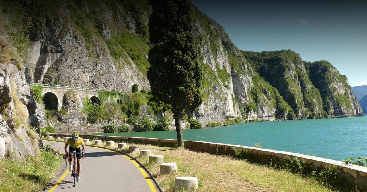 Residenza Di Prestigio In Riva Al Lago Marone Loft 外观 照片