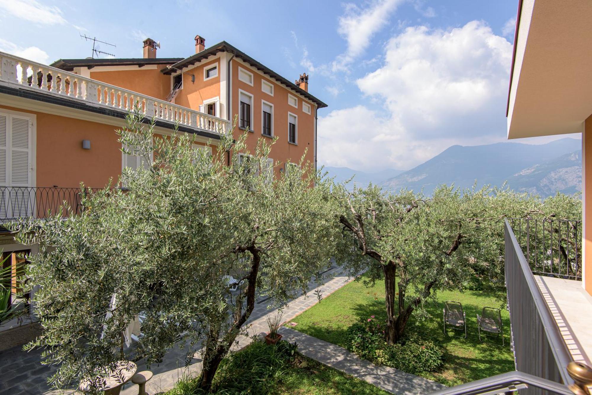 Residenza Di Prestigio In Riva Al Lago Marone Loft 外观 照片